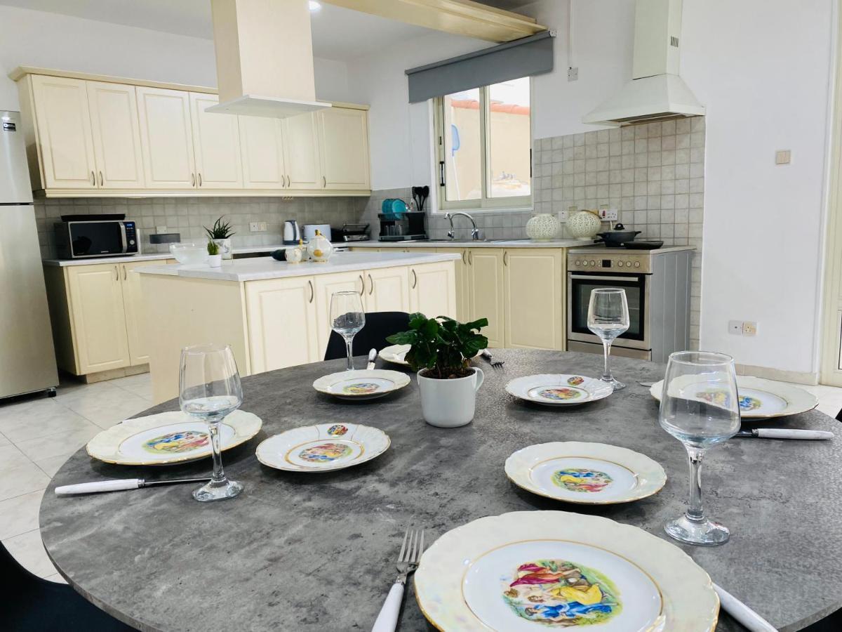 Gaia - 4 Bedroom House In Larnaca Exterior photo